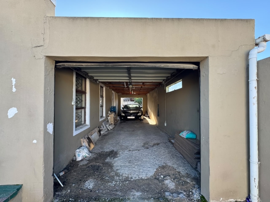 5 Bedroom Property for Sale in Forest Village Western Cape